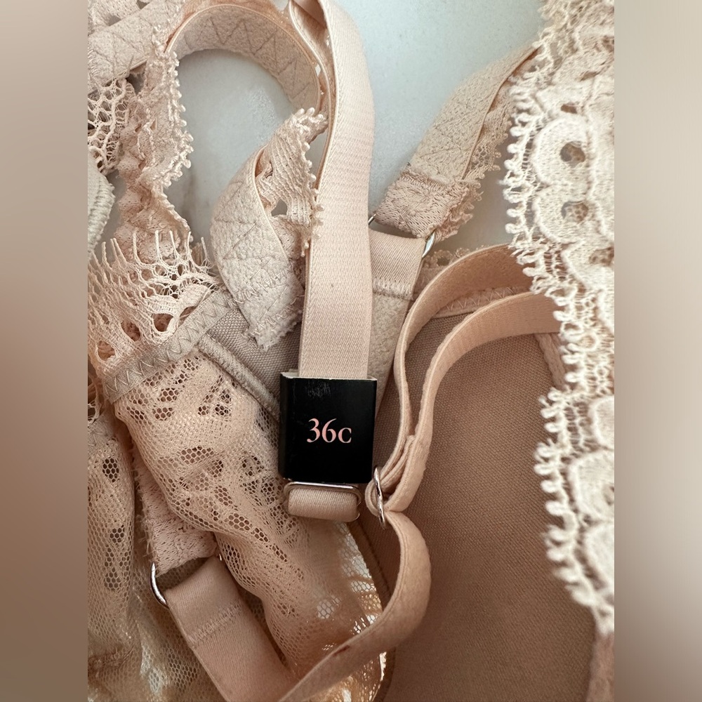 NEW Victoria Secret Dream Angels Nude Lace Push Up Bra without Padding-Size 36 C - Picture 4 of 4